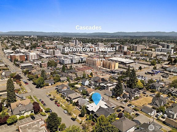 3rd image of 3217 Norton Avenue