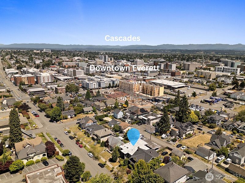 3rd image of 3217 Norton Avenue