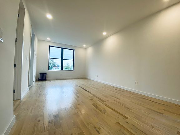 2nd image of 244 Bainbridge St #7A