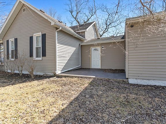 3rd image of 301 N 2nd Ave