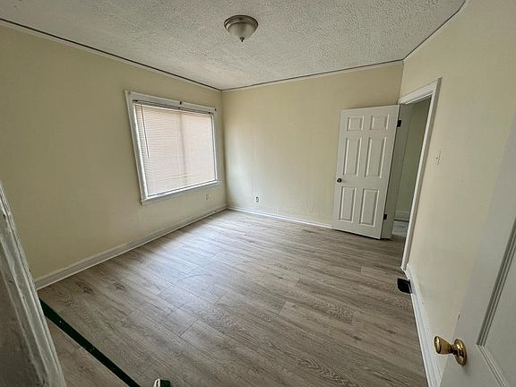 4th image of 15824 Steel St #1