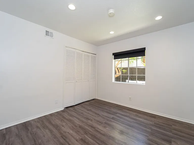 4365 Oak Glen St — Photo 12