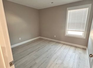 871 SE Hackberry Dr, Topeka, KS 66607