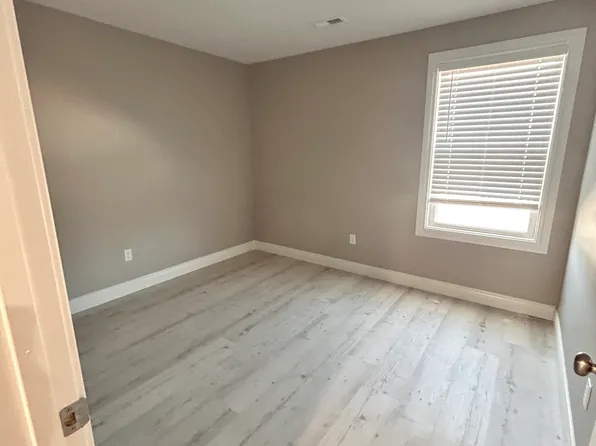 867 SE Hackberry Dr, Topeka, KS 66607