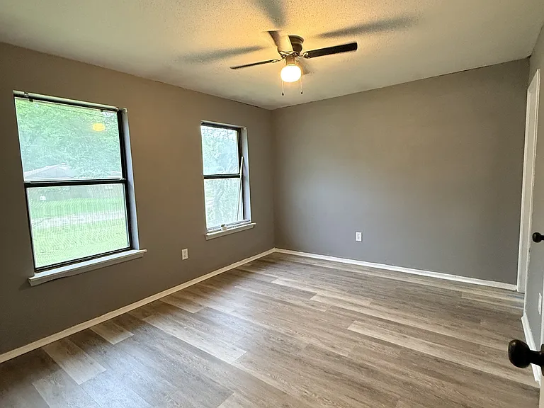 105 S Oklahoma St — Photo 9