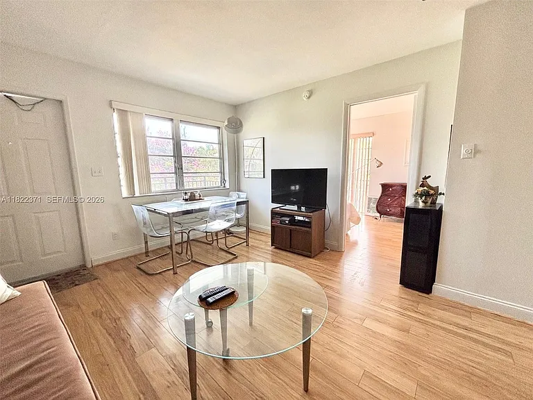 1125 SE 14th Pl #21C — Photo 6
