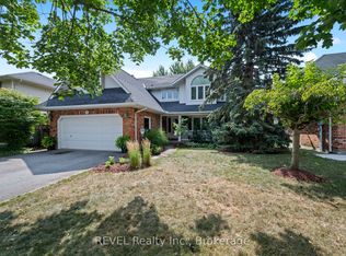12 Arbour Glen Dr, Saint Catharines, ON L2W 1B1