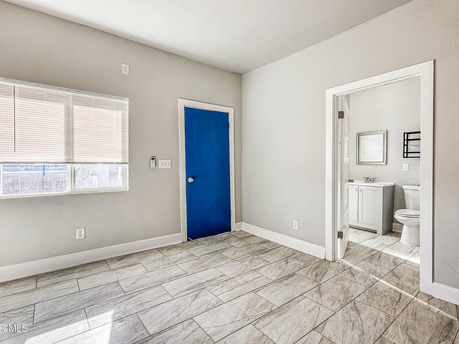 Studio, 1.0 bath, 550 sqft, $895 — Photo 3