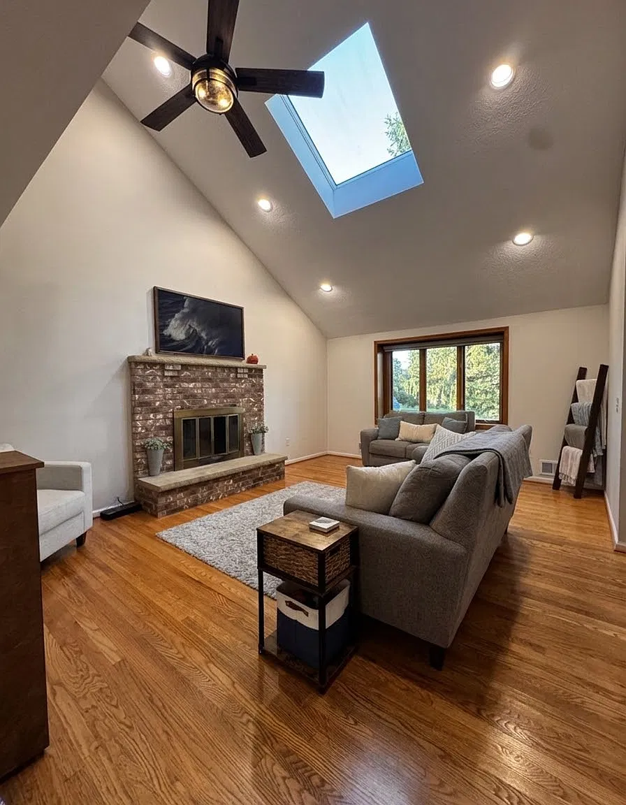 4 bed, 1932 sqft, $3,700 — Photo 2