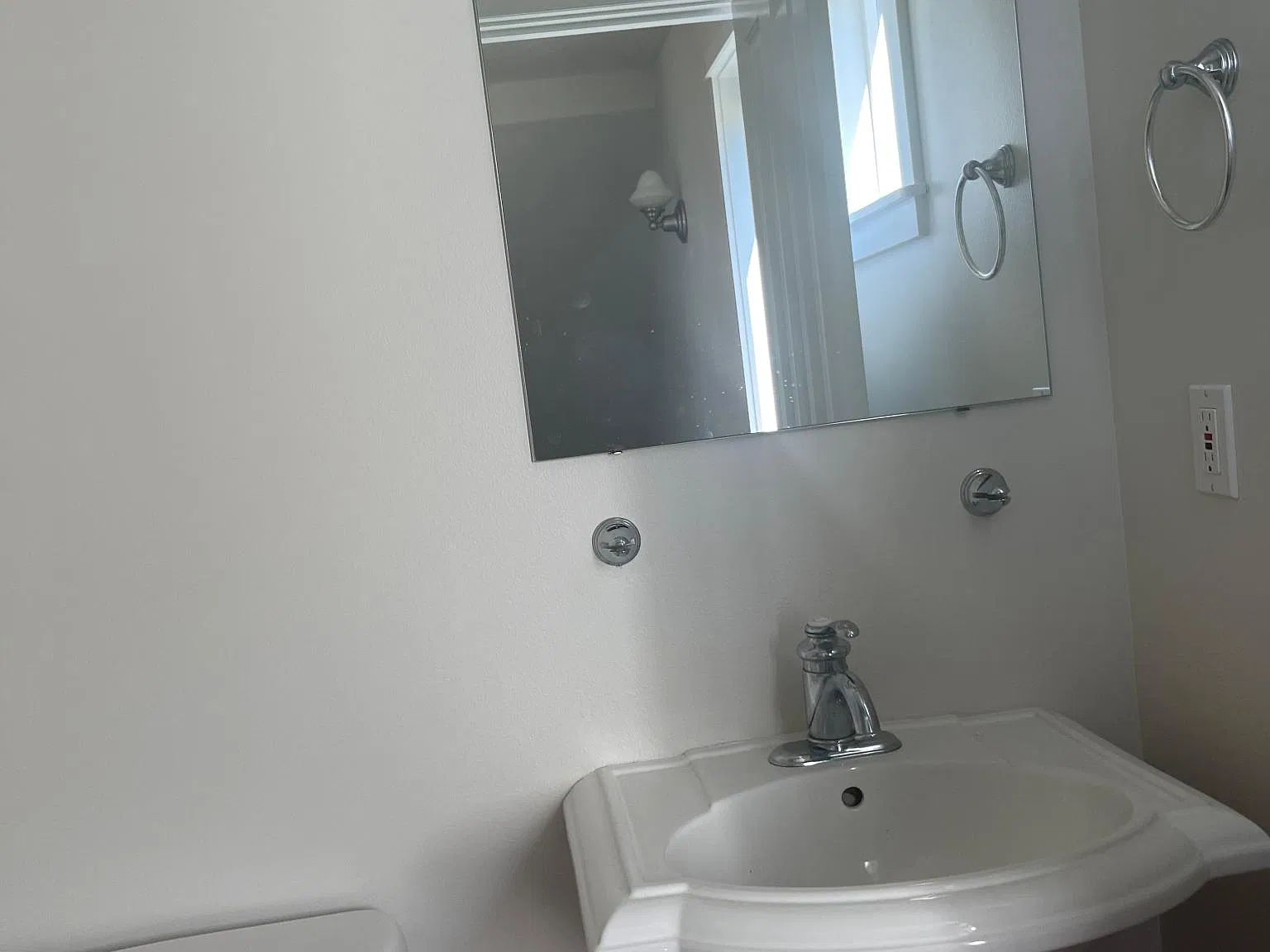 2 bed, 1.5 bath, 1070 sqft, $3,395 — Photo 4