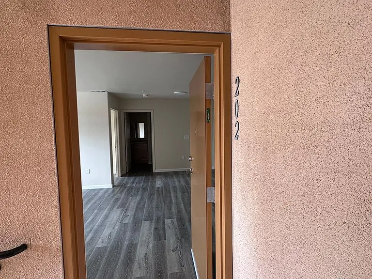 1428 Monterey St — Photo 2