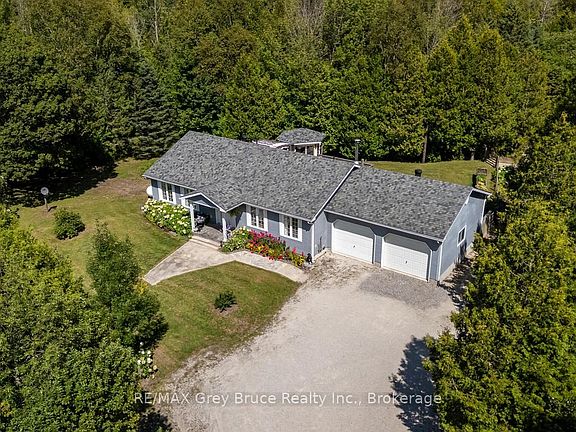3rd image of 358 Huron Rd