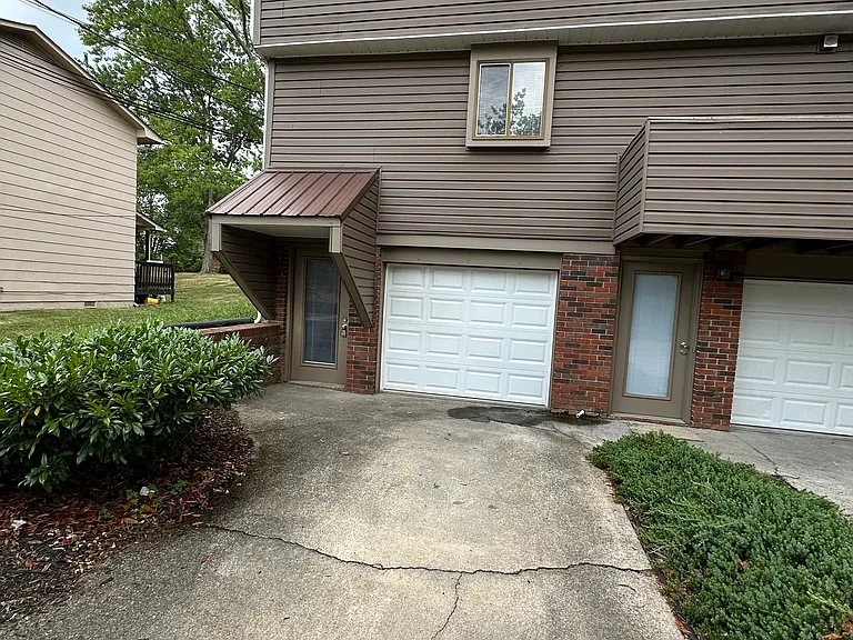 2107 Belle Terra Rd — Photo 1