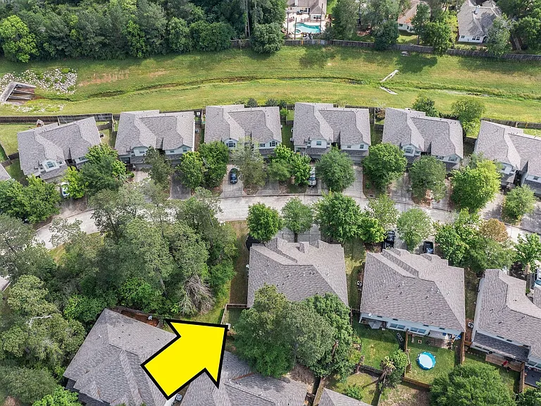 39 E Burberry Cir — Photo 41