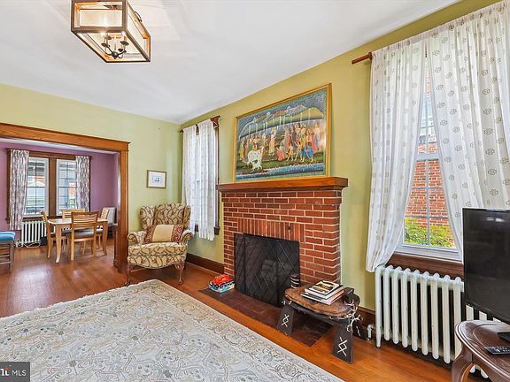 5th image of 4016 21st St NE