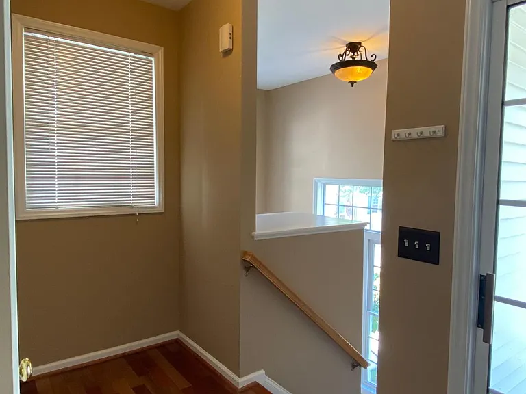 1922 Kudrow Ln — Photo 25