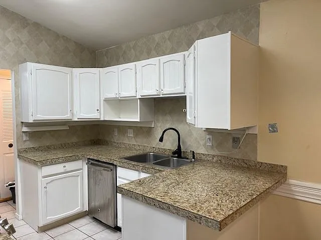 2 bed, 2000 sqft, $3,200 — Photo 4