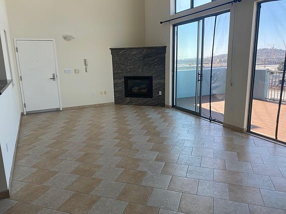 4th image of 2131 26th St Unit 302
