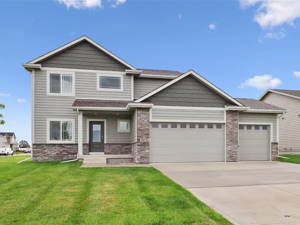 885 NW Sandy Hollow Cir, Waukee, IA 50263