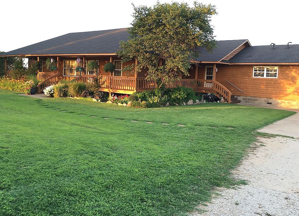 FRONT PORCHES LOOKING NE