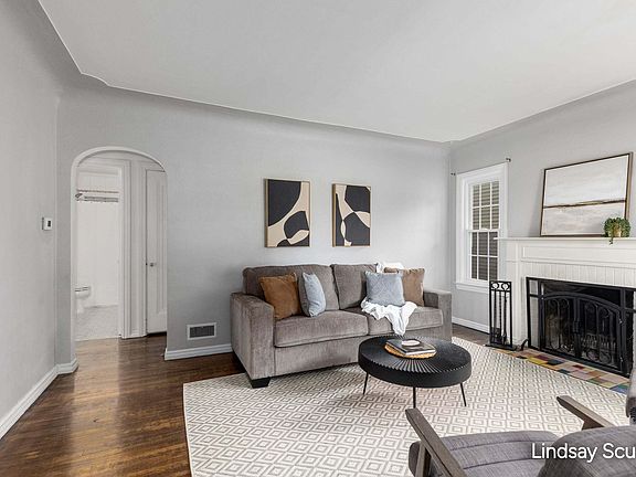 5th image of 823 Alger St SE