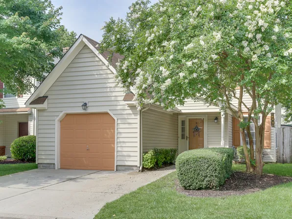 703 Stone Cv, Newport News, VA 23602