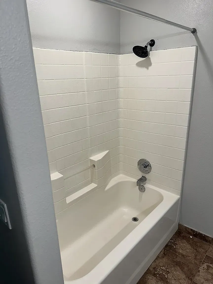 2 bed, 1085 sqft, $1,600 — Photo 4