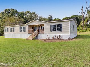 128 Rosewood Ln, Lucedale, MS 39452