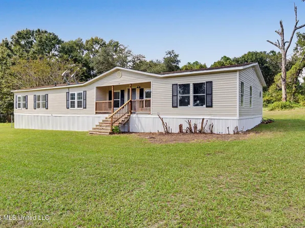 128 Rosewood Ln, Lucedale, MS 39452