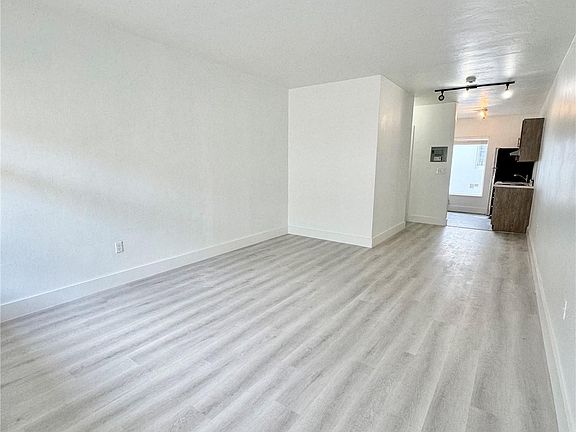 5th image of 1044 Pennsylvania Ave APT 10