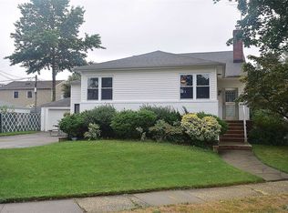 20914 28th Rd, Bayside, NY 11360