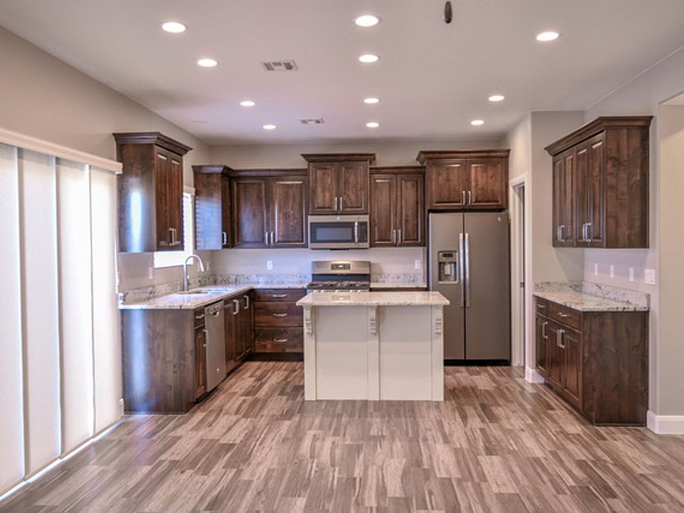 1st image of 2520 Blackhawk Dr Unit 32