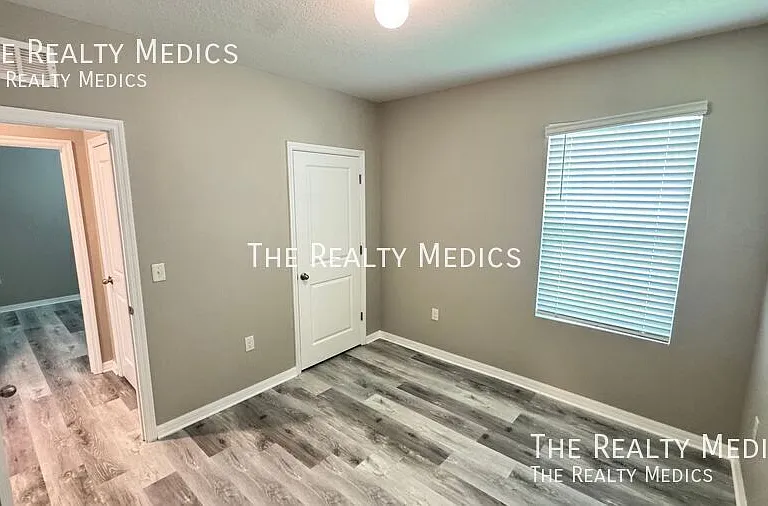 10906 Carlton Fields Dr — Photo 25