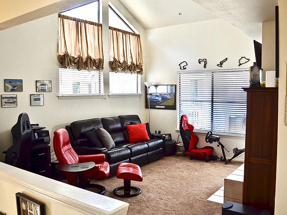 3rd image of 305 N Chorro St APT C