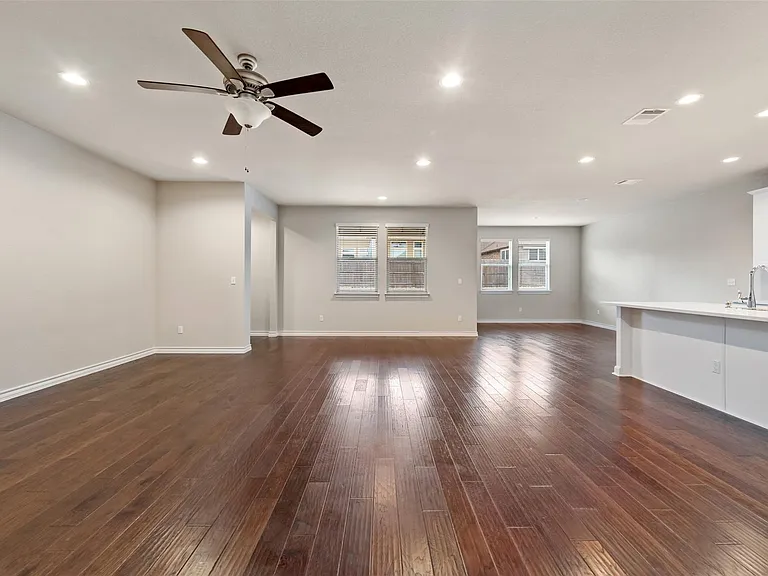 4004 Harbor Point Dr — Photo 9
