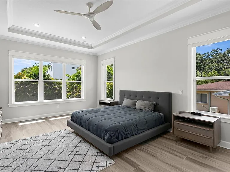 209 S Shore Crest Dr — Photo 34