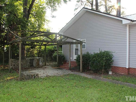 4th image of 108 Glenwood Trl
