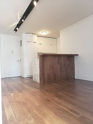 3rd image of 200 E 30th St APT 6K