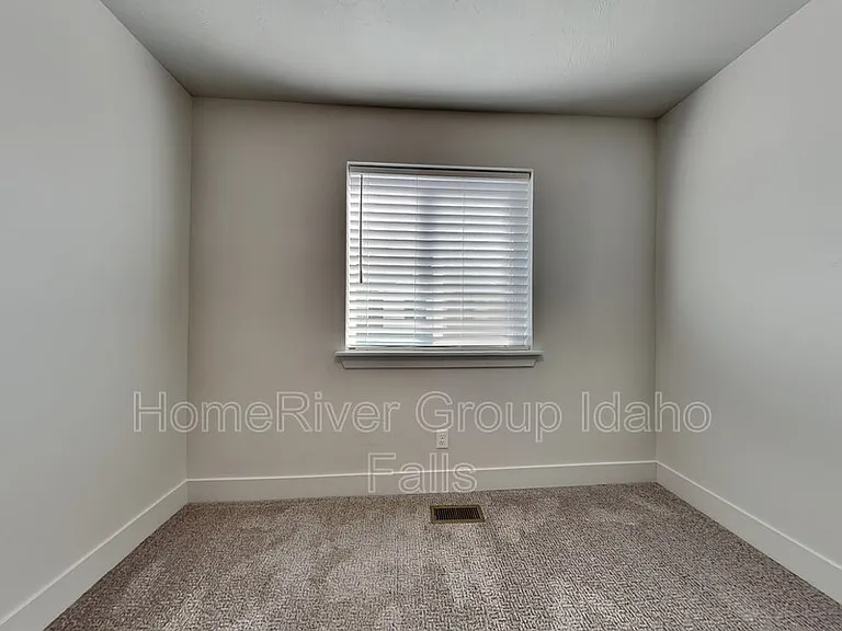 651 S 2400 W #3102 — Photo 13