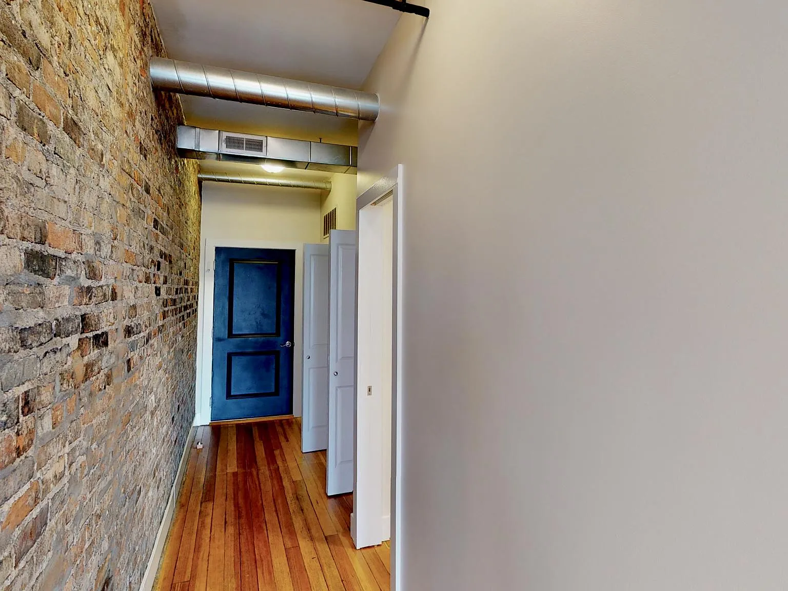 2 bed, 1031 sqft, $2,000 — Photo 3