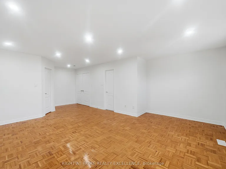 16 Whitford Ct #MAIN UPPER LEVEL — Photo 18