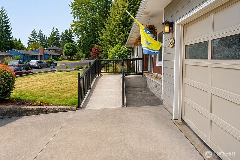 3rd image of 2302 Cedar Place