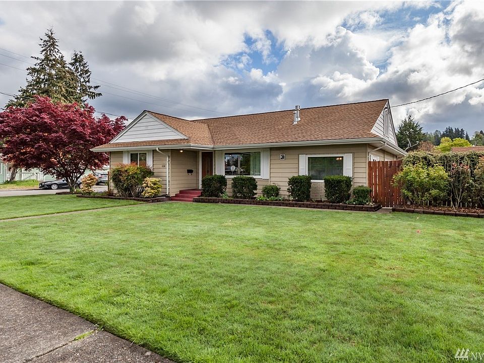 2,203 sf home on large corner lot