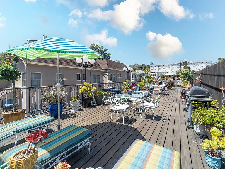 Sundeck