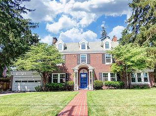 2101 Far Hills Ave, Dayton, OH 45419