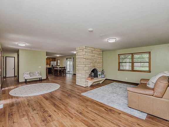 5th image of 1019 N Chipper Ln