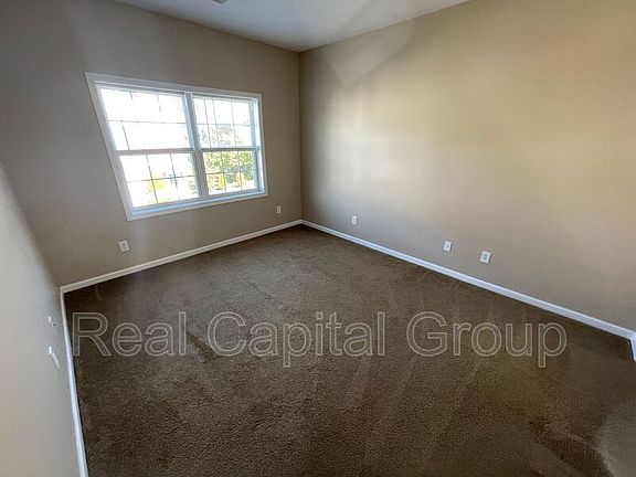 4th image of 403 Avalon Pl