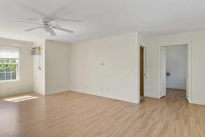 Nash Rd — Photo 19