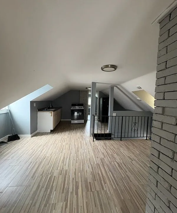 25 Merrick St #3