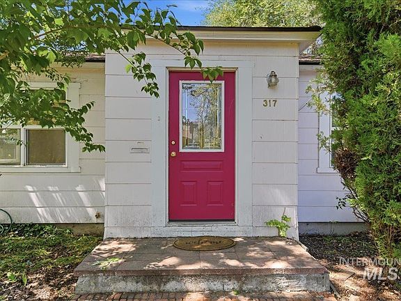 5th image of 317 N Hillview Dr